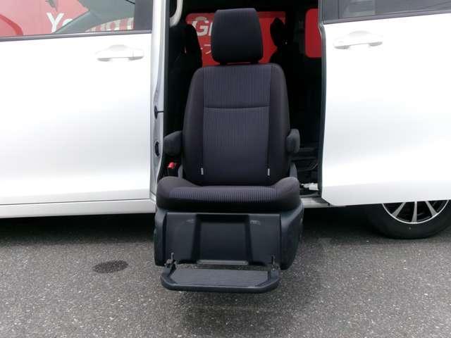 Toyota NOAH 2015-03 7823311-4