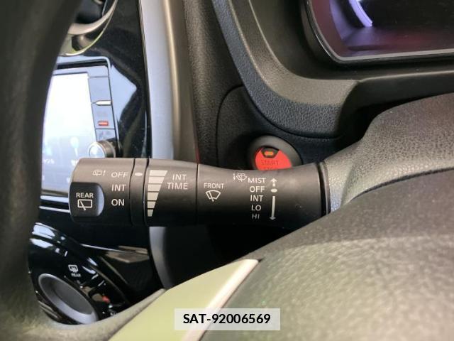 Nissan NOTE 2016-03 7813312-15