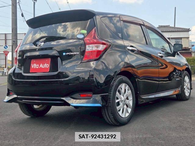 Nissan NOTE 2017-09 7815460-12