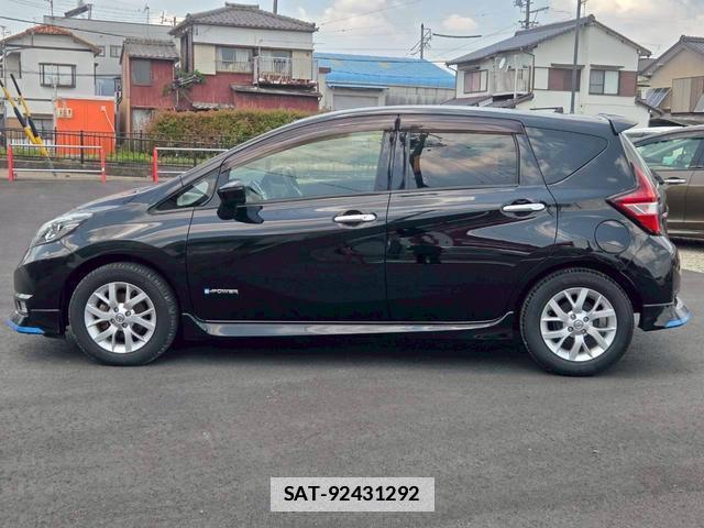 Nissan NOTE 2017-09 7815460-17