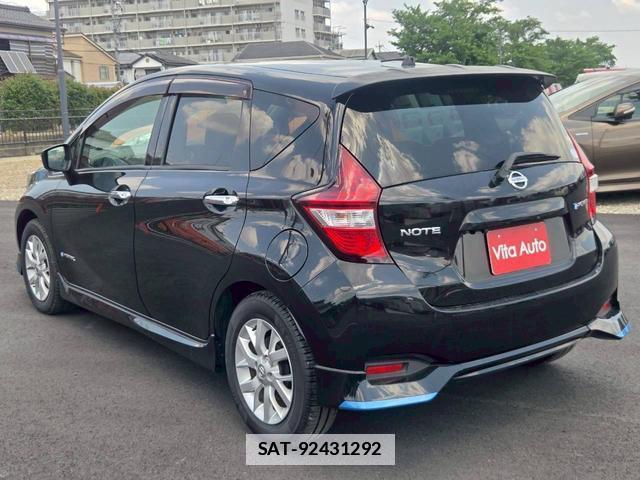 Nissan NOTE 2017-09 7815460-4