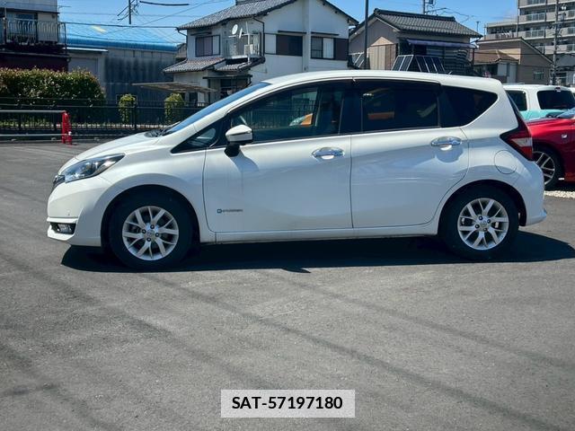 Nissan NOTE 2017-09 7815467-16