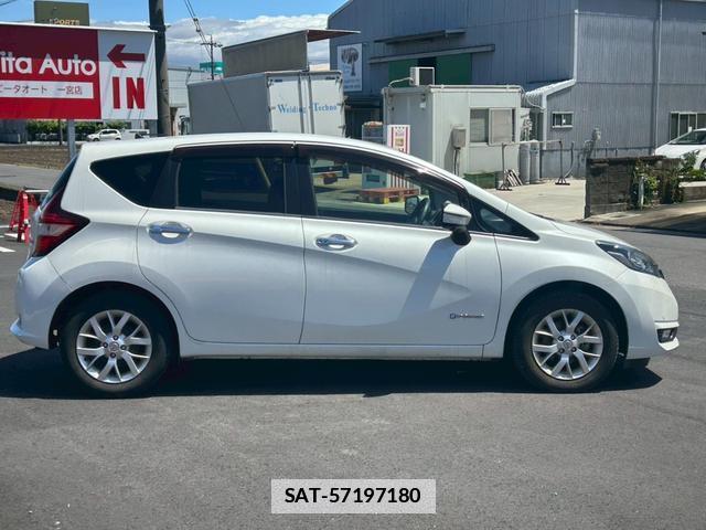 Nissan NOTE 2017-09 7815467-2
