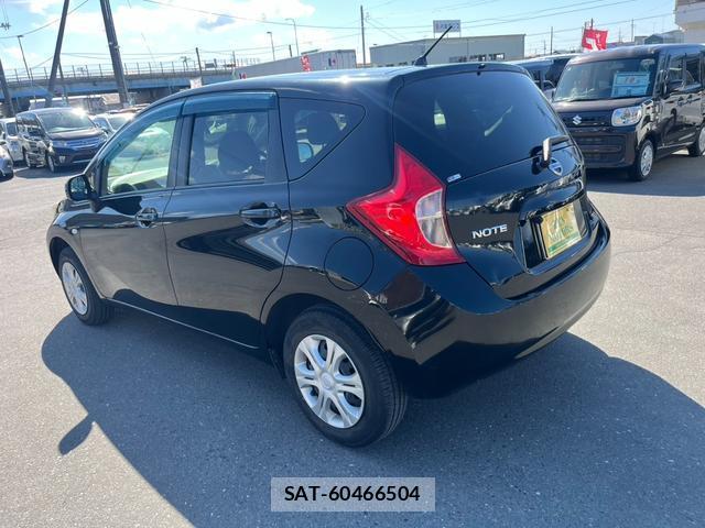 Nissan NOTE 2013-05 7816992-4