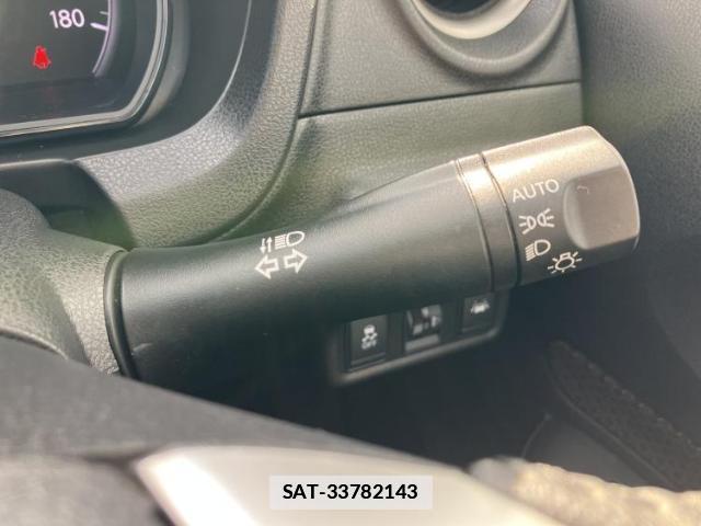 Nissan NOTE 2015-11 7821084-13
