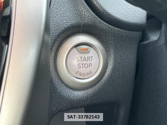 Nissan NOTE 2015-11 7821084-16