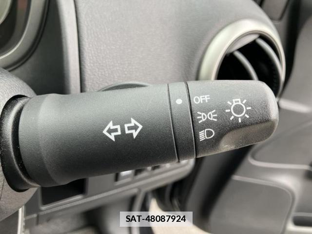 Nissan NOTE 2011-08 7821446-11