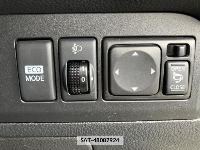 Nissan NOTE 2011-08 7821446-15