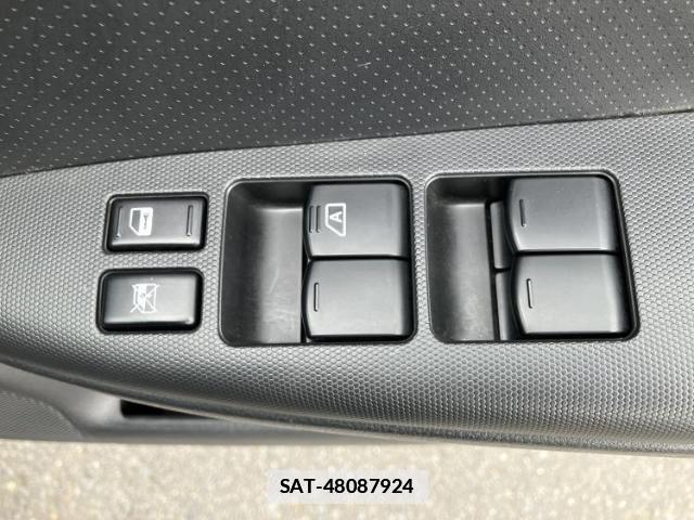 Nissan NOTE 2011-08 7821446-16