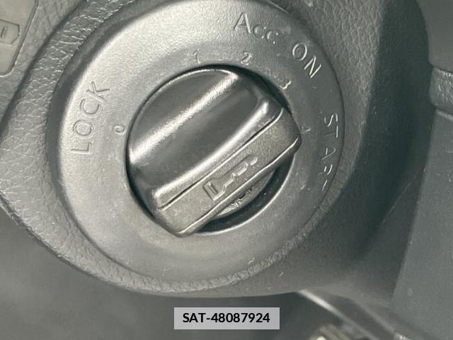 Nissan NOTE 2011-08 7821446-17