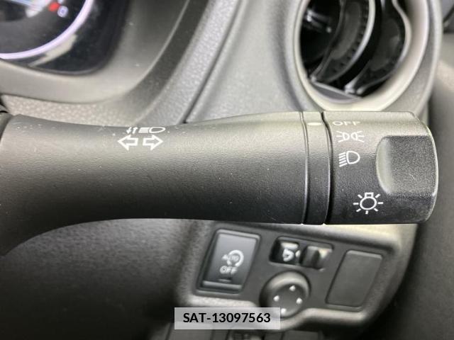 Nissan NOTE 2014-10 7822036-13