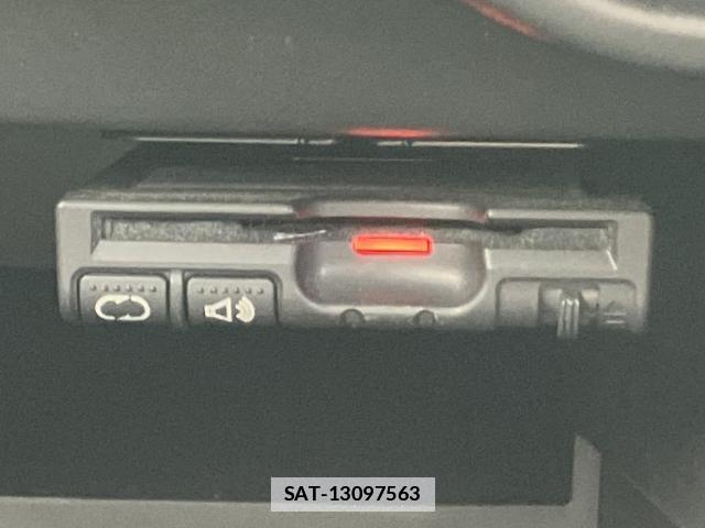 Nissan NOTE 2014-10 7822036-16