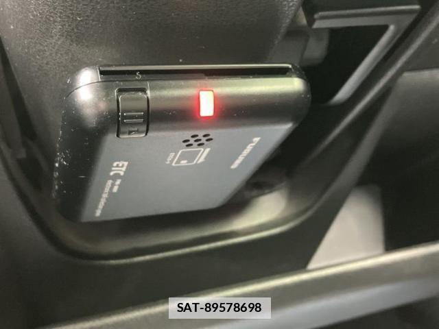 Nissan NOTE 2015-02 7822543-16