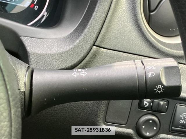 Nissan NOTE 2013-05 7822626-15