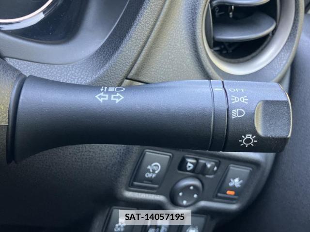 Nissan NOTE 2014-02 7822748-10