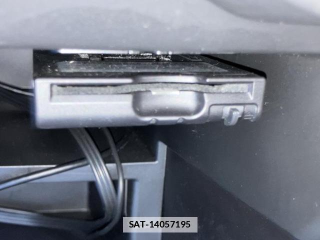 Nissan NOTE 2014-02 7822748-13