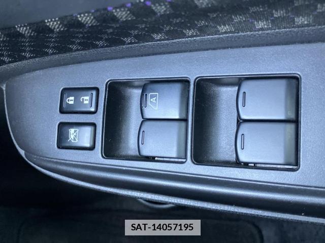 Nissan NOTE 2014-02 7822748-14