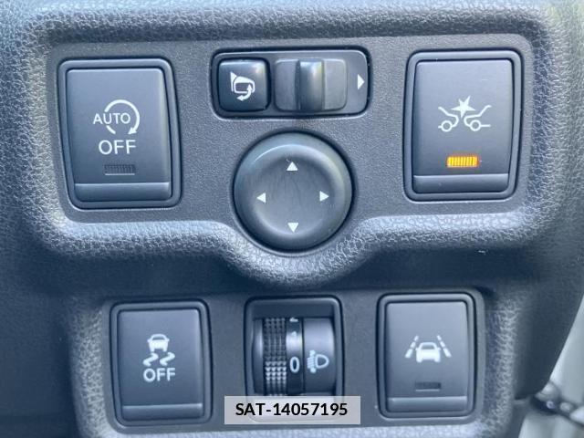 Nissan NOTE 2014-02 7822748-15