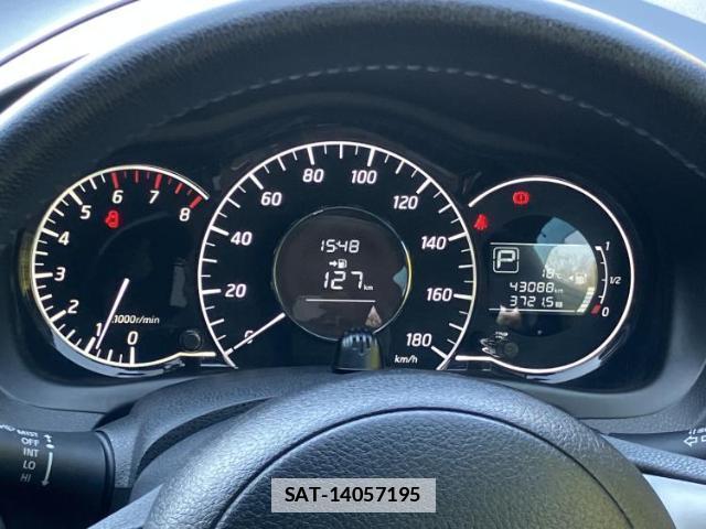 Nissan NOTE 2014-02 7822748-8