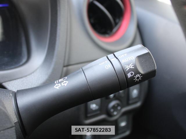 Nissan NOTE 2017-02 7823041-12