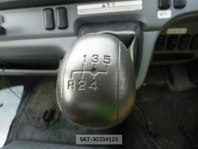 Nissan NT450 ATLAS 2014-09 7817540-16