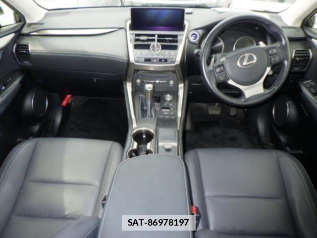 Lexus NX 2018-09 7811353-2
