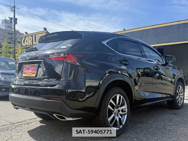 Lexus NX 2014-08 7812456-12