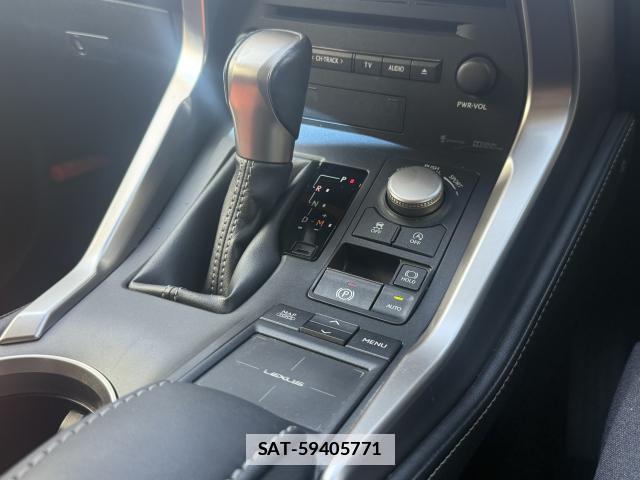 Lexus NX 2014-08 7812456-14
