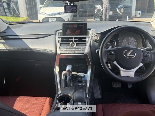 Lexus NX 2014-08 7812456-2
