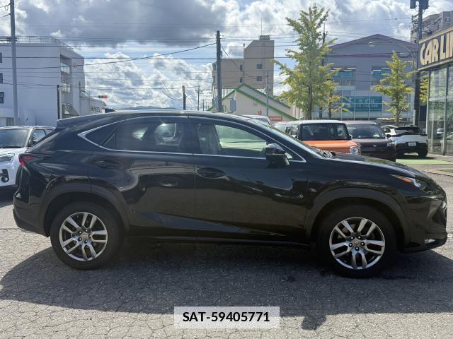 Lexus NX 2014-08 7812456-3