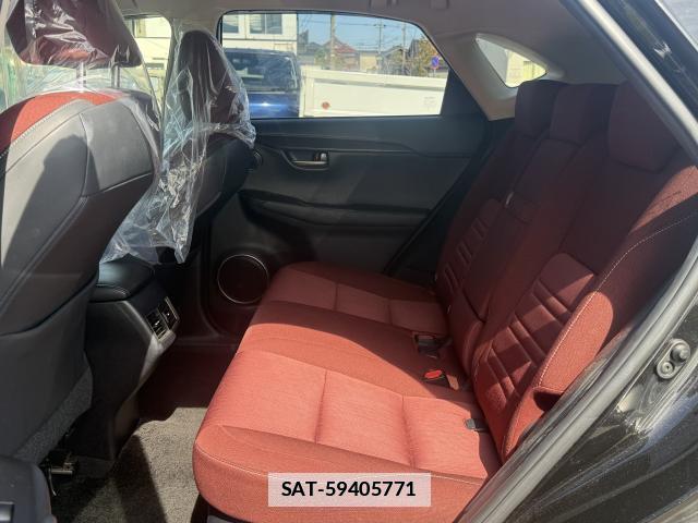 Lexus NX 2014-08 7812456-6