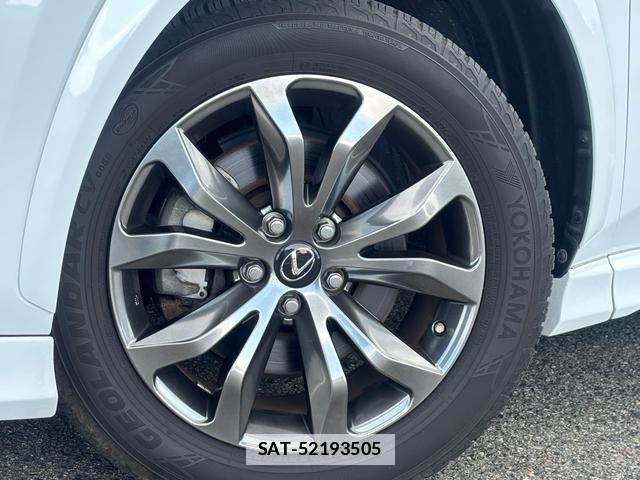 Lexus NX 2015-10 7813688-11