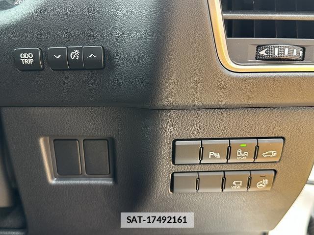 Lexus NX 2016-04 7815623-8