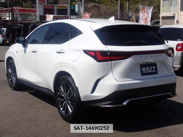 Lexus NX 2025-10 7817521-1