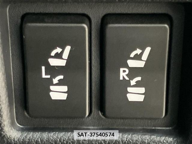 Lexus NX 2019-03 7821958-16