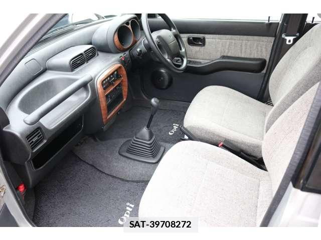 Daihatsu OPTI 1997 7819702-9