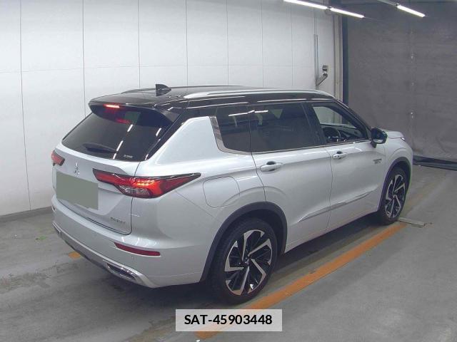 Mitsubishi OUTLANDER PHEV 2023-06 7811304-1