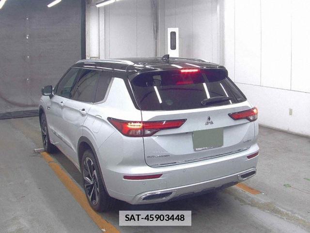 Mitsubishi OUTLANDER PHEV 2023-06 7811304-5