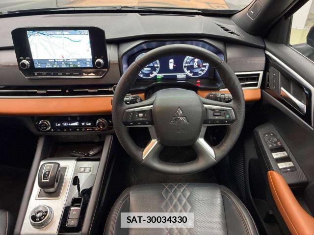 Mitsubishi OUTLANDER PHEV 2023-04 7811332-2