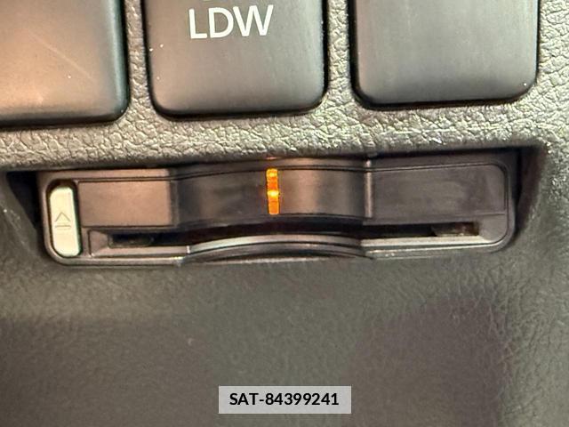 Mitsubishi OUTLANDER PHEV 2015-07 7812819-14