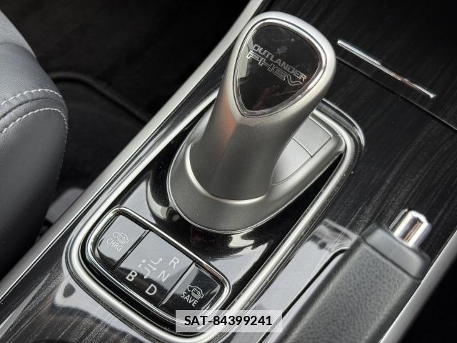 Mitsubishi OUTLANDER PHEV 2015-07 7812819-18
