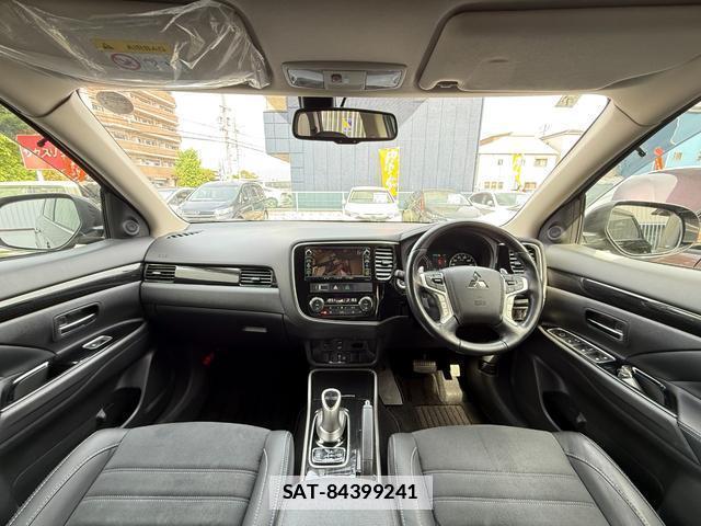 Mitsubishi OUTLANDER PHEV 2015-07 7812819-5