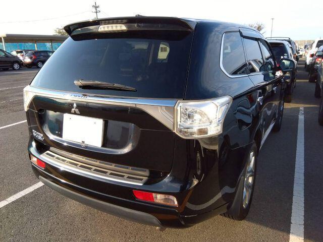 Mitsubishi OUTLANDER PHEV 2013-10 7813985-4