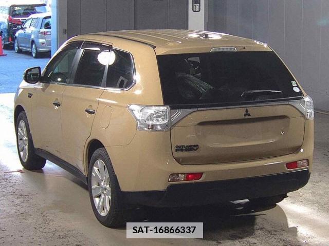 Mitsubishi OUTLANDER PHEV 2014 7814410-1