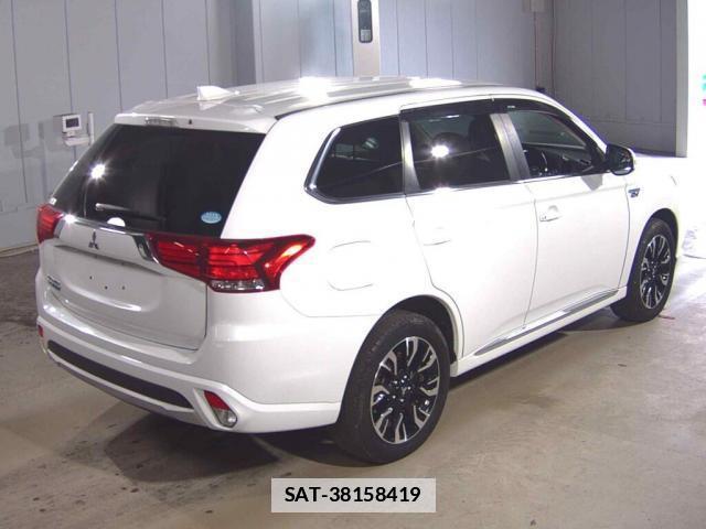 Mitsubishi OUTLANDER PHEV 2016-02 7814437-1