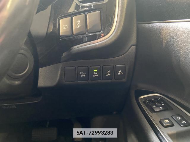Mitsubishi OUTLANDER PHEV 2018-08 7814634-12