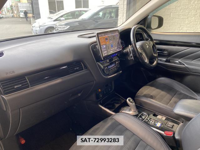 Mitsubishi OUTLANDER PHEV 2018-08 7814634-16