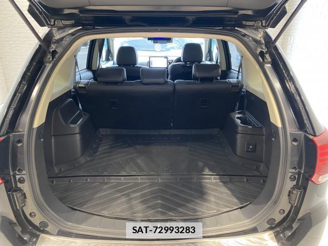 Mitsubishi OUTLANDER PHEV 2018-08 7814634-9