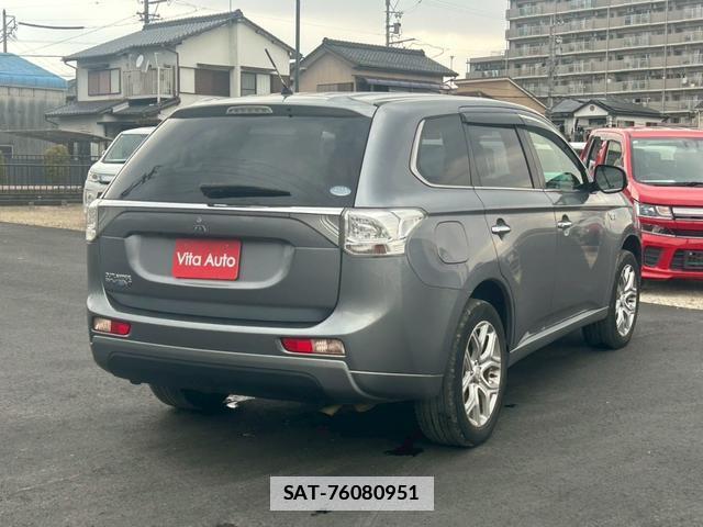 Mitsubishi OUTLANDER PHEV 2015-01 7815438-13