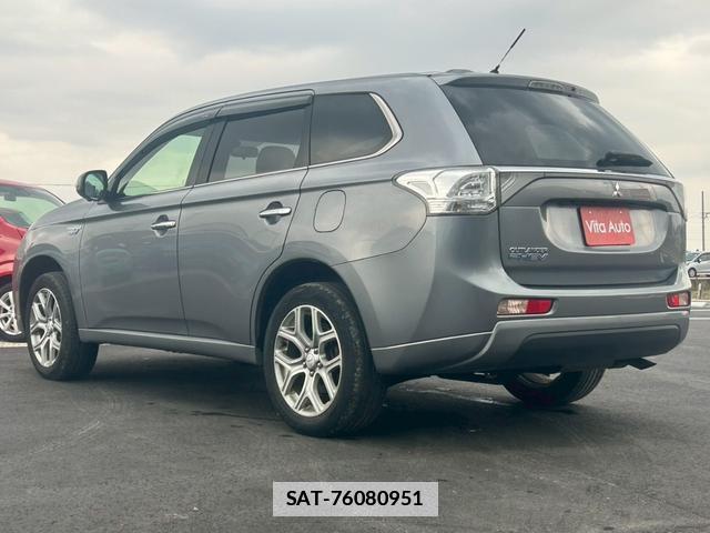 Mitsubishi OUTLANDER PHEV 2015-01 7815438-19